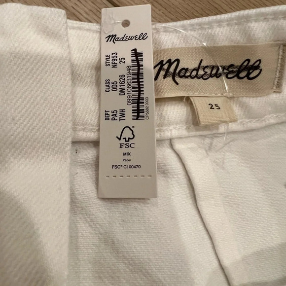 NWT Madewell Denim High-Waist Straight
Mini Skirt in Tile White
Size 25 - Picture 10 of 10